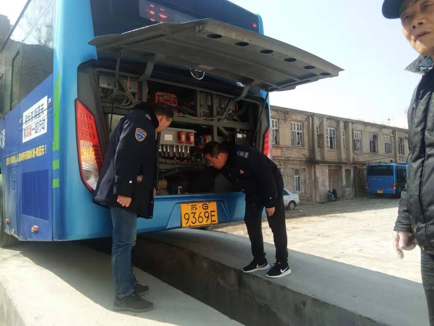 公交集團(tuán)公交事業(yè)一部開展小高考車輛機(jī)務(wù)專項(xiàng)檢查工作